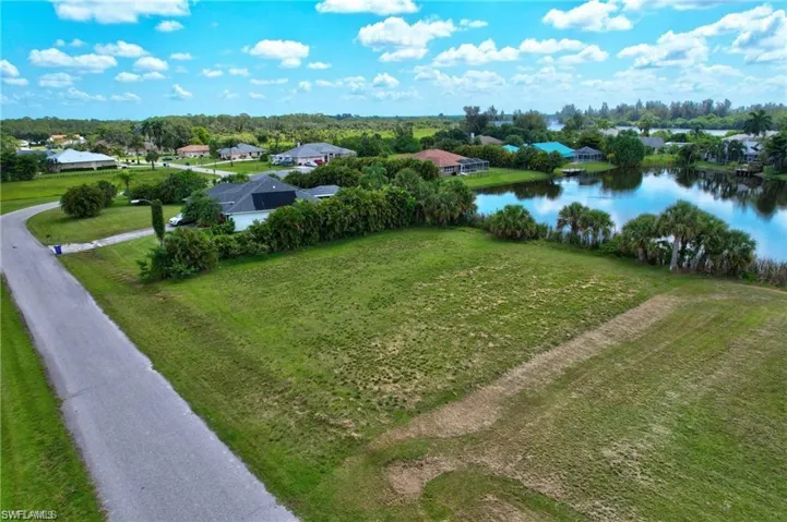 17091  Waters Edge  CIR, North Fort Myers, FL 33917