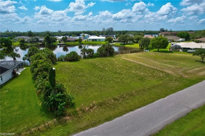 17091  Waters Edge  CIR, North Fort Myers, FL 33917
