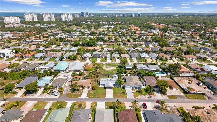 545 & 547  106TH N AVE, NAPLES, FL 34108
