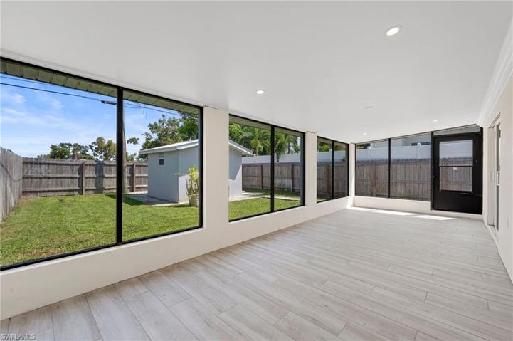 545 & 547  106TH N AVE, NAPLES, FL 34108