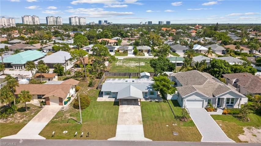 545 & 547  106TH N AVE, NAPLES, FL 34108