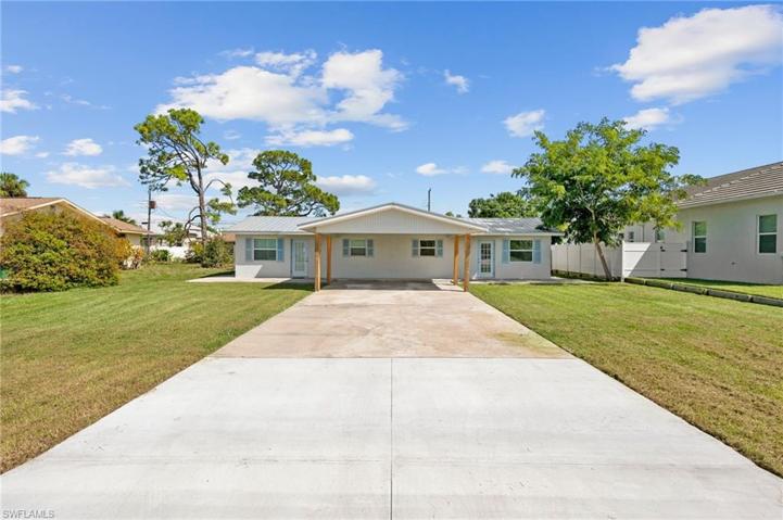 545 & 547  106TH N AVE, NAPLES, FL 34108