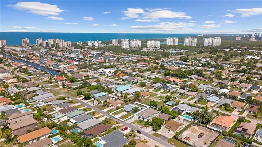 545 & 547  106TH N AVE, NAPLES, FL 34108