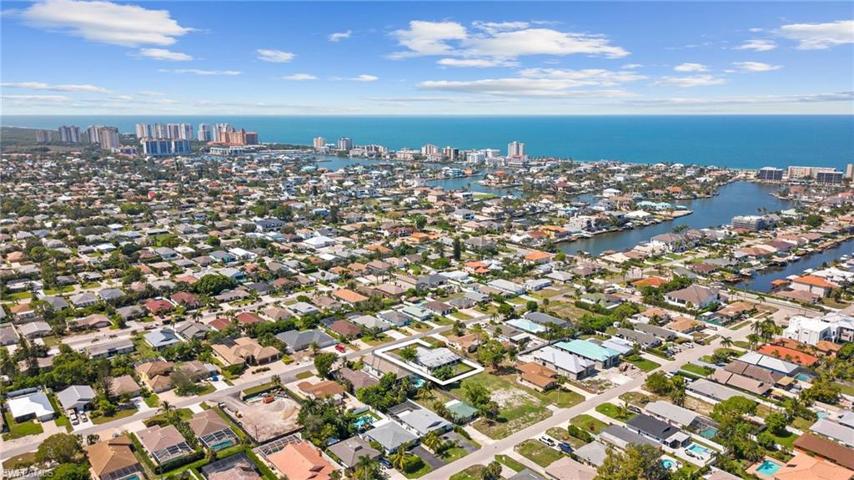 545 & 547  106TH N AVE, NAPLES, FL 34108