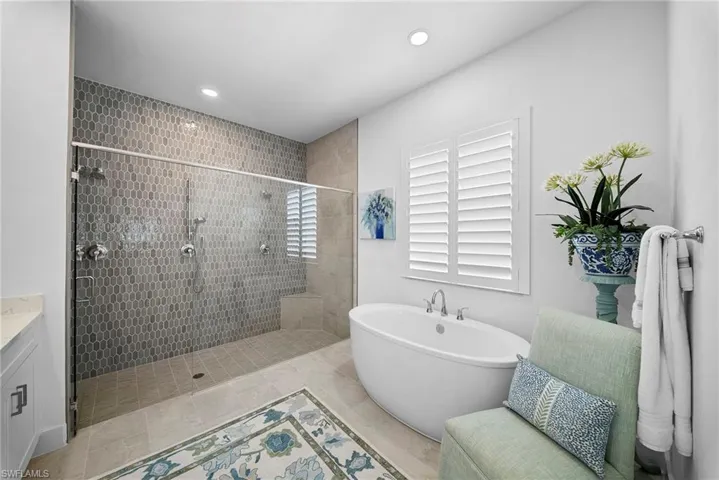 9088 Wisteria Way 204, Naples, Florida 34114