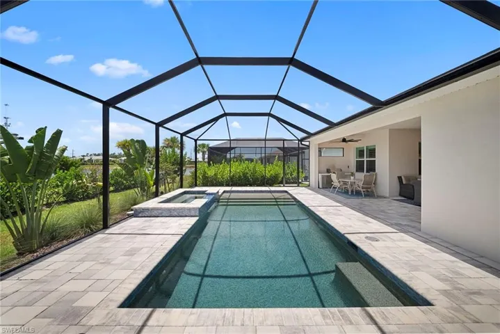 9088 Wisteria Way 204, Naples, Florida 34114