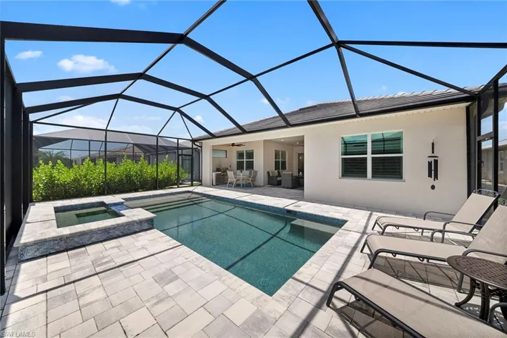 9088 Wisteria Way 204, Naples, Florida 34114