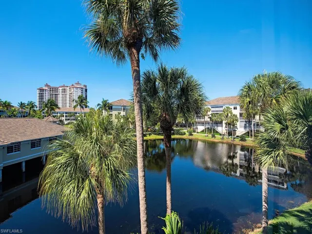 7670  Pebble Creek  CIR, Naples, FL 34108