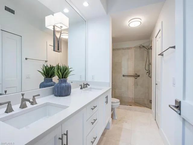 7670  Pebble Creek  CIR, Naples, FL 34108