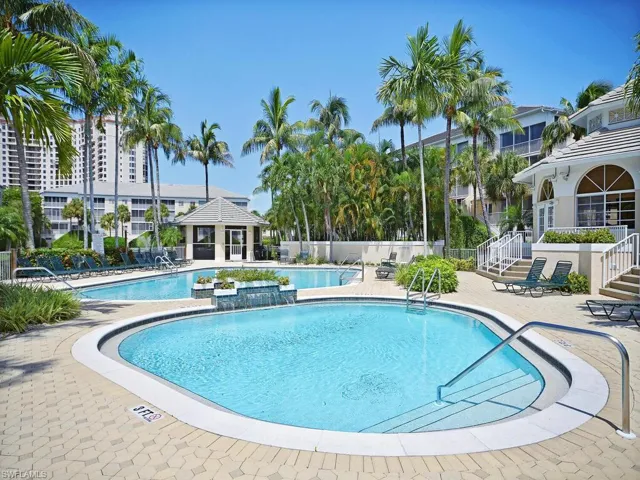 7670  Pebble Creek  CIR, Naples, FL 34108