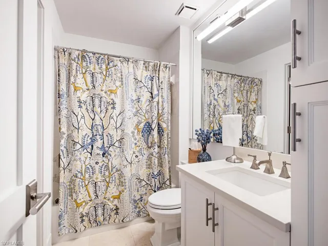 7670  Pebble Creek  CIR, Naples, FL 34108