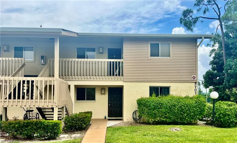 5707  Foxlake  DR, North Fort Myers, FL 33917