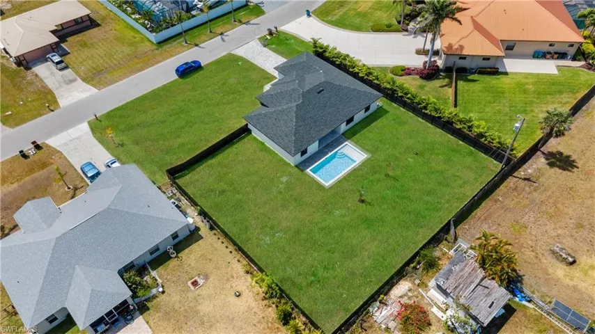 Bird's eye view with a residential view