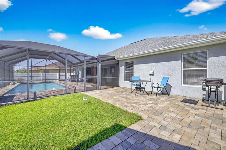 1927 Ne 18th Ave, Cape Coral, Florida 33909
