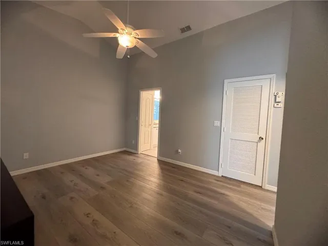 Den/loft/flex space