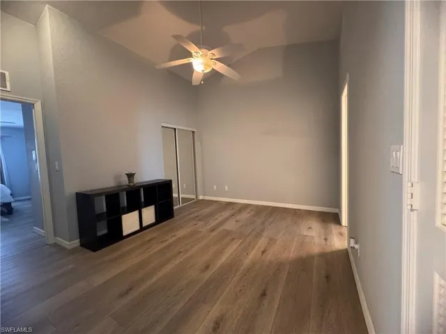 Den/loft/flex space