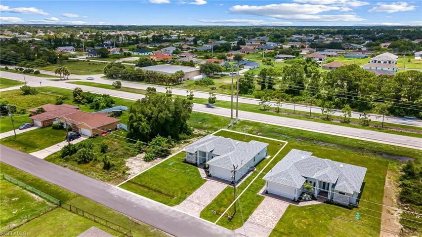 Birds eye view of property