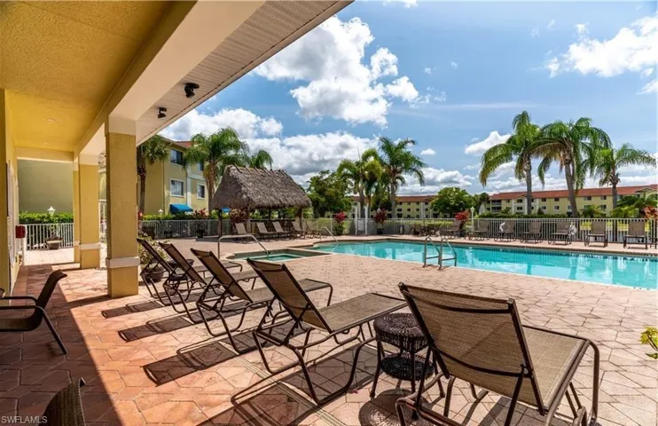 8298 Key Royal Ln 424, Naples, Florida 34119