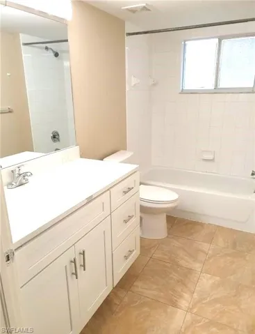 8298 Key Royal Ln 424, Naples, Florida 34119