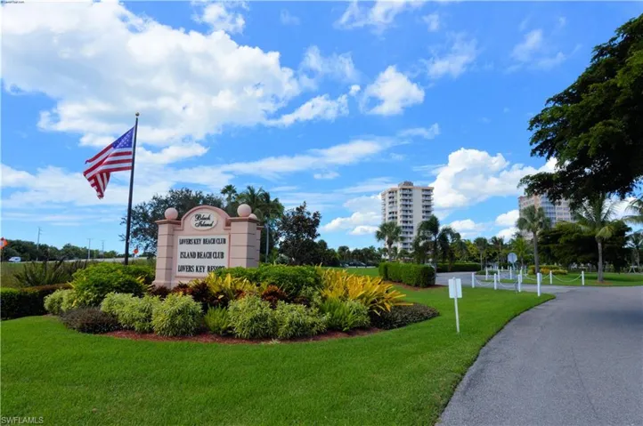 Lovers Key Communities entrance