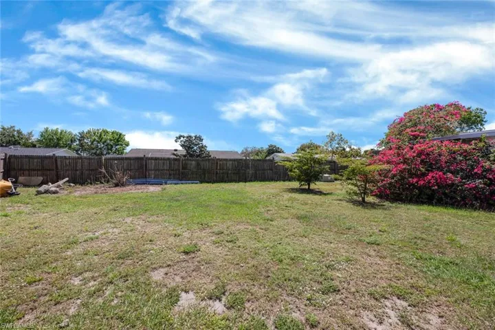425 Morgan CIR S, LEHIGH ACRES FL 33936