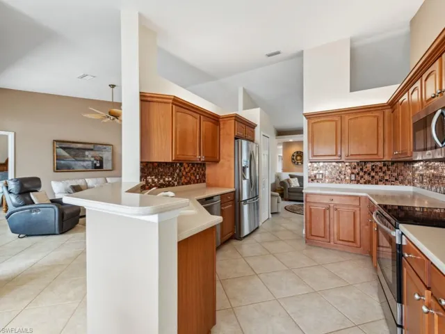 6070  Pinnacle  LN, Naples, FL 34110