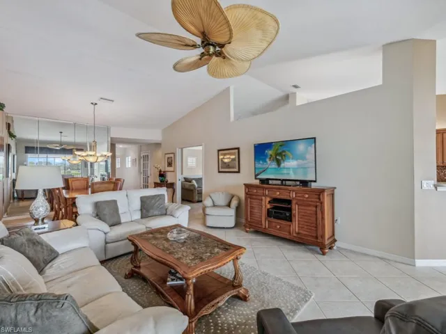 6070  Pinnacle  LN, Naples, FL 34110