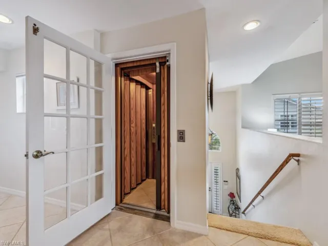 6070  Pinnacle  LN, Naples, FL 34110