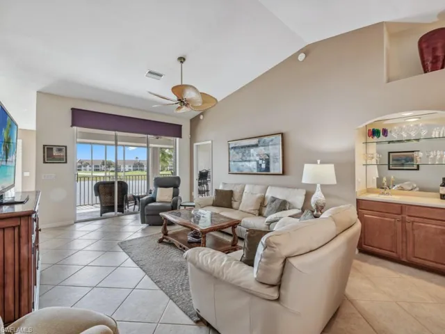 6070  Pinnacle  LN, Naples, FL 34110