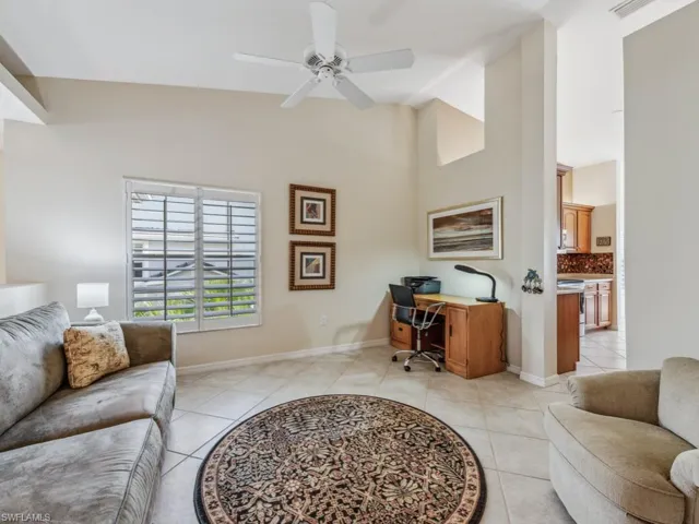 6070  Pinnacle  LN, Naples, FL 34110
