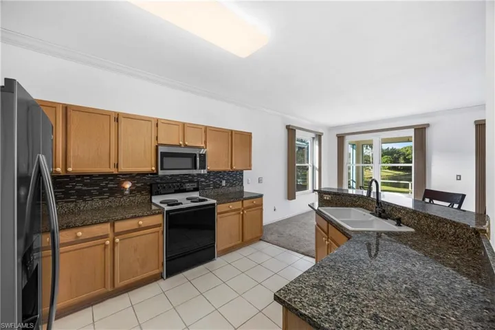 223  Stanhope  CIR, Naples, FL 34104
