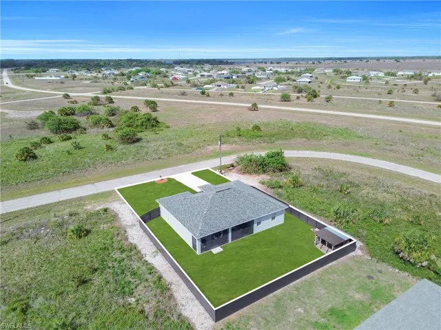 384  Neighborly  RD, Labelle, FL 33935