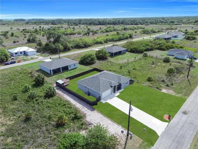 384  Neighborly  RD, Labelle, FL 33935