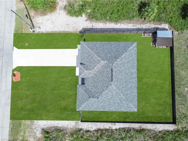 384  Neighborly  RD, Labelle, FL 33935
