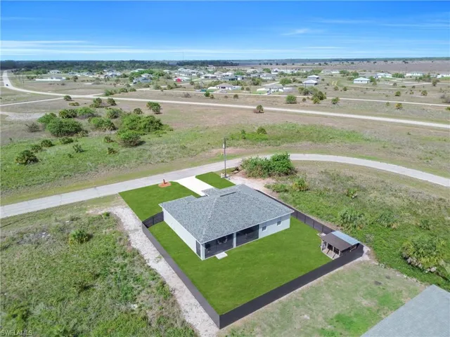 384  Neighborly  RD, Labelle, FL 33935