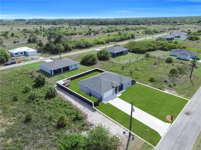 384  Neighborly  RD, Labelle, FL 33935