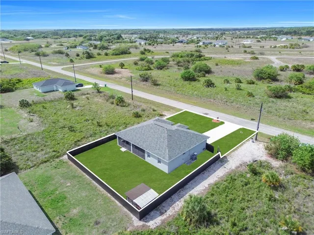 384  Neighborly  RD, Labelle, FL 33935