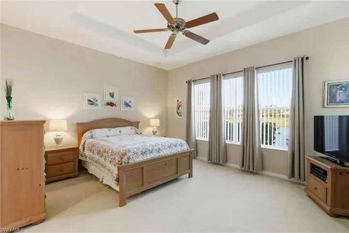 Owners suite with tray ceiling