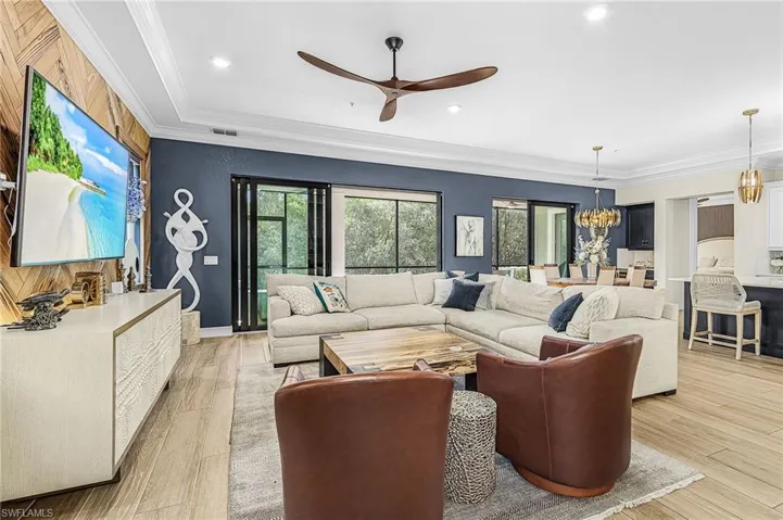 2488 Breakwater Way 13101, Naples, Florida 34112
