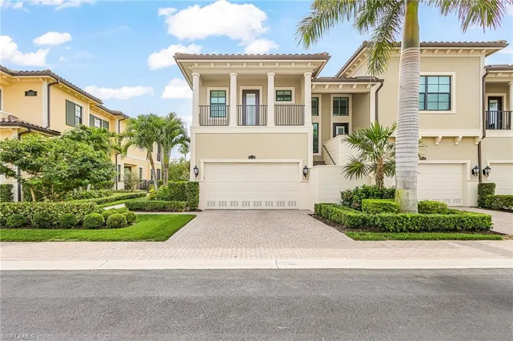 2488 Breakwater Way 13101, Naples, Florida 34112