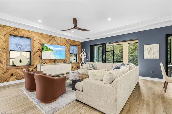 2488 Breakwater Way 13101, Naples, Florida 34112