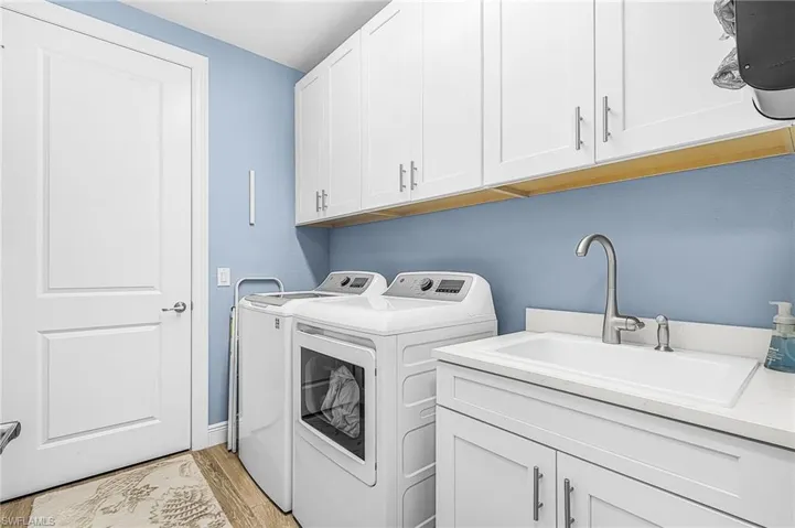 2488 Breakwater Way 13101, Naples, Florida 34112
