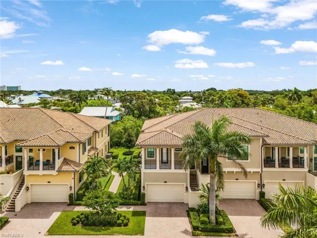 2488 Breakwater Way 13101, Naples, Florida 34112
