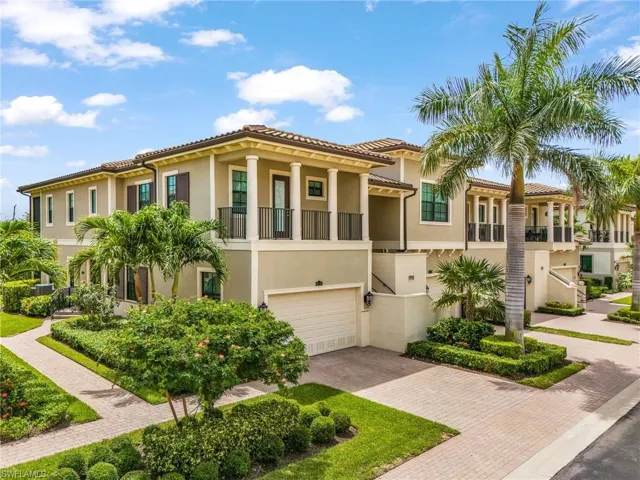 2488 Breakwater Way 13101, Naples, Florida 34112