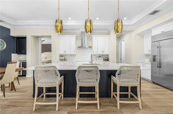 2488 Breakwater Way 13101, Naples, Florida 34112
