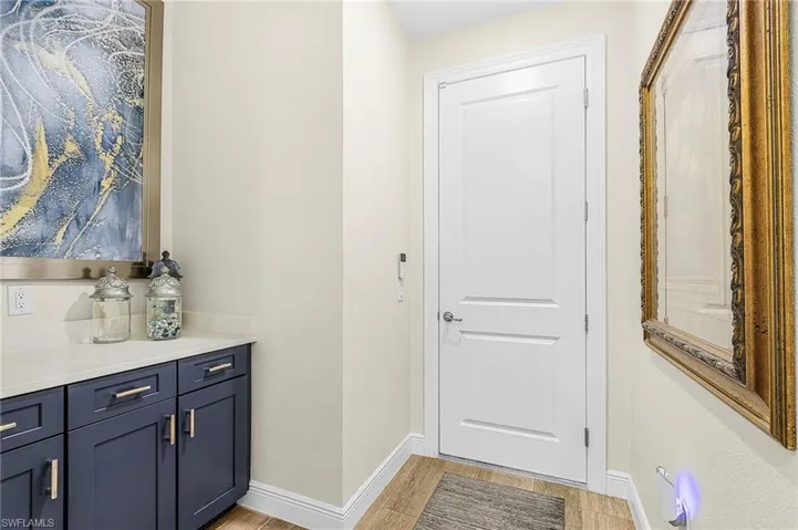 2488 Breakwater Way 13101, Naples, Florida 34112