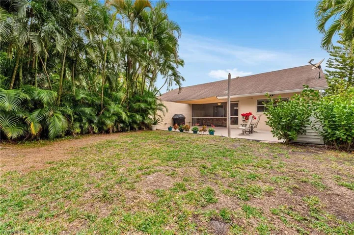 566 Saint Andrews Blvd # 23, Naples Fl 34113