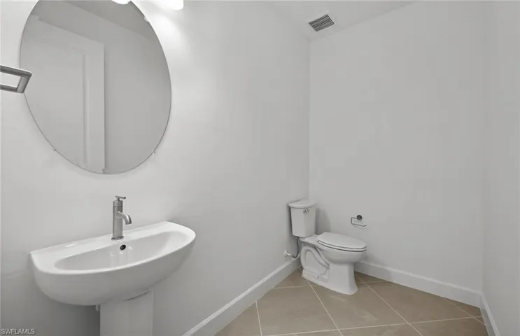 Half bath - Main floor