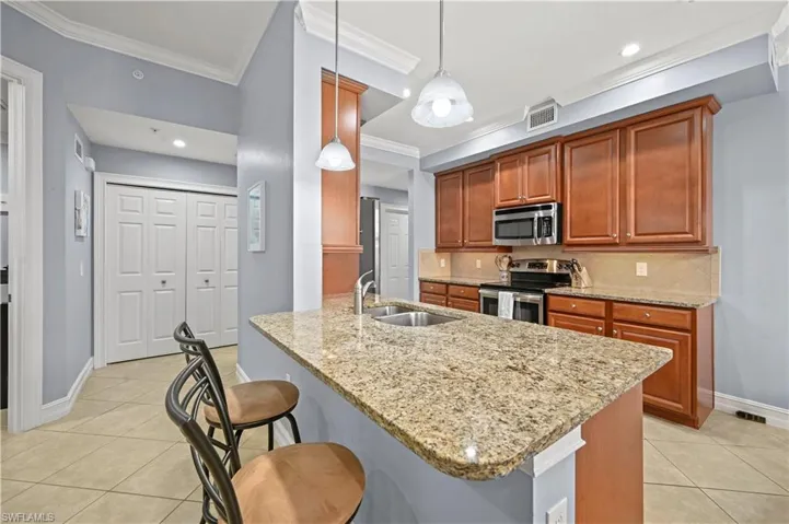Breakfast bar