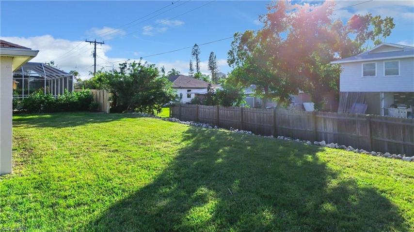 23385  Olde Meadowbrook  CIR, Estero, FL 34134